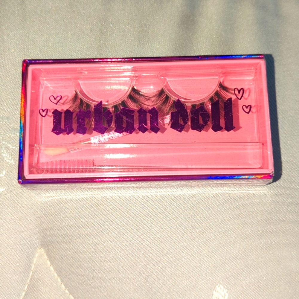 Urban dolls handmade segmented lash extensions New pair unopened  “Fantasy”